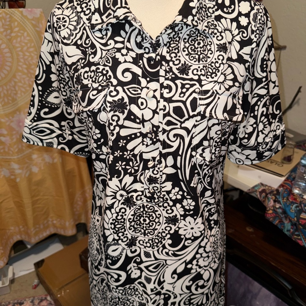 Ann Taylor Black and White Sheath Dress with Notched Collar